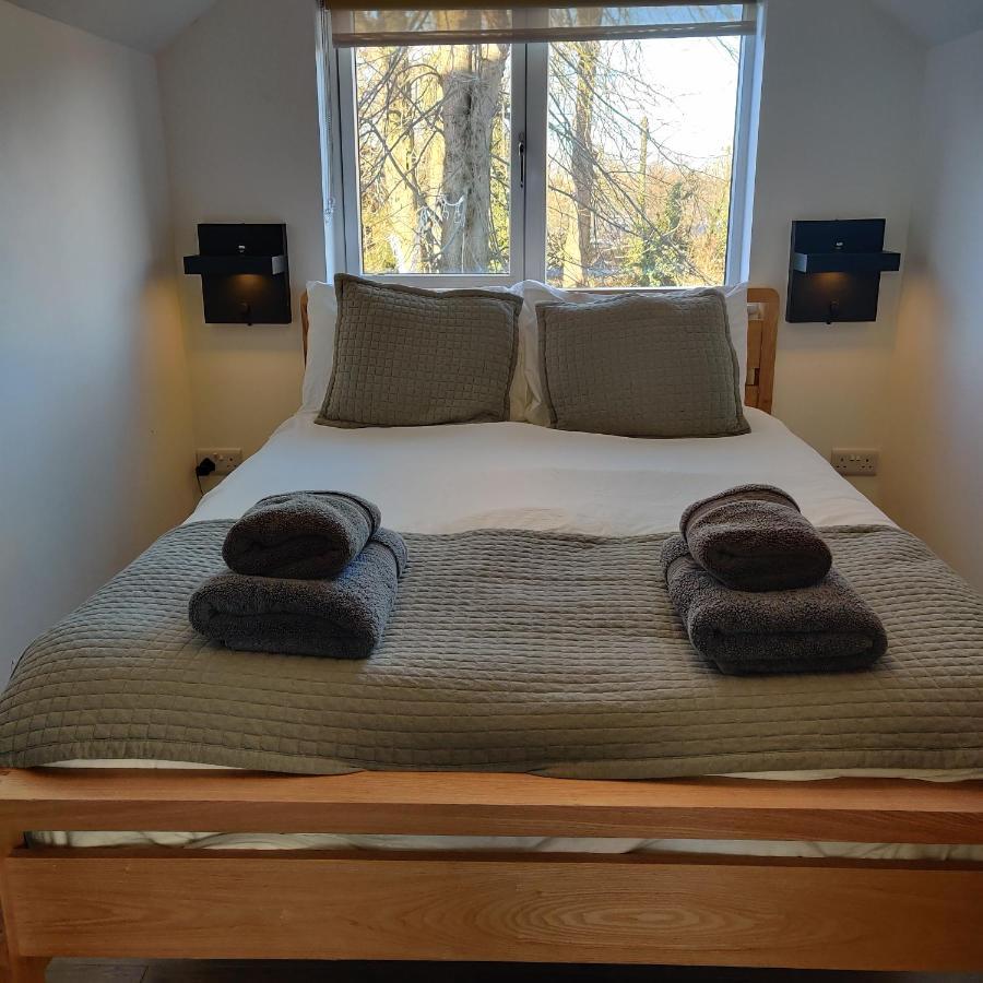 Delightful & Picturesque Modern Detached Apartment, Next To Chester Zoo, Near Park And Ride To City Centre المظهر الخارجي الصورة