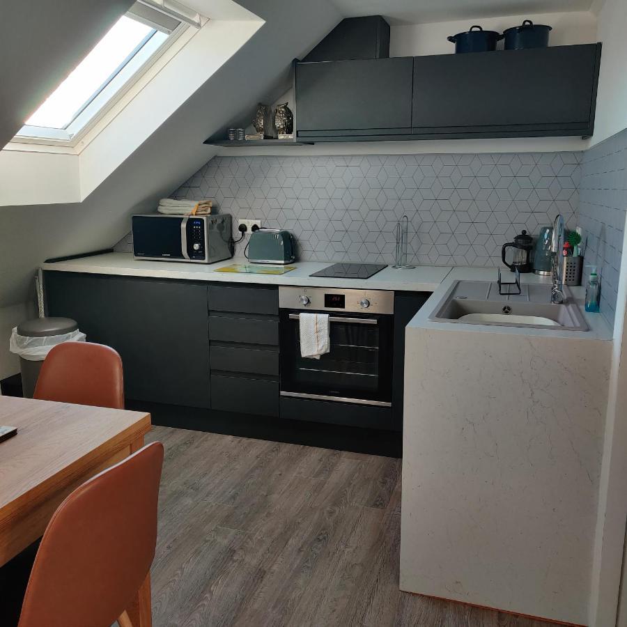 Delightful & Picturesque Modern Detached Apartment, Next To Chester Zoo, Near Park And Ride To City Centre المظهر الخارجي الصورة